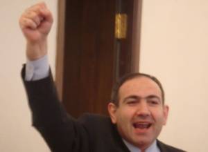 Court starts hearing into Pashinyan’s suits