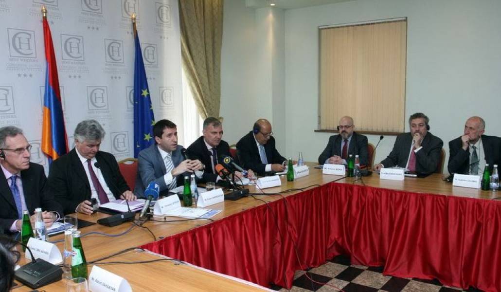 9d5879d286784f0d77a5652fef449ba1