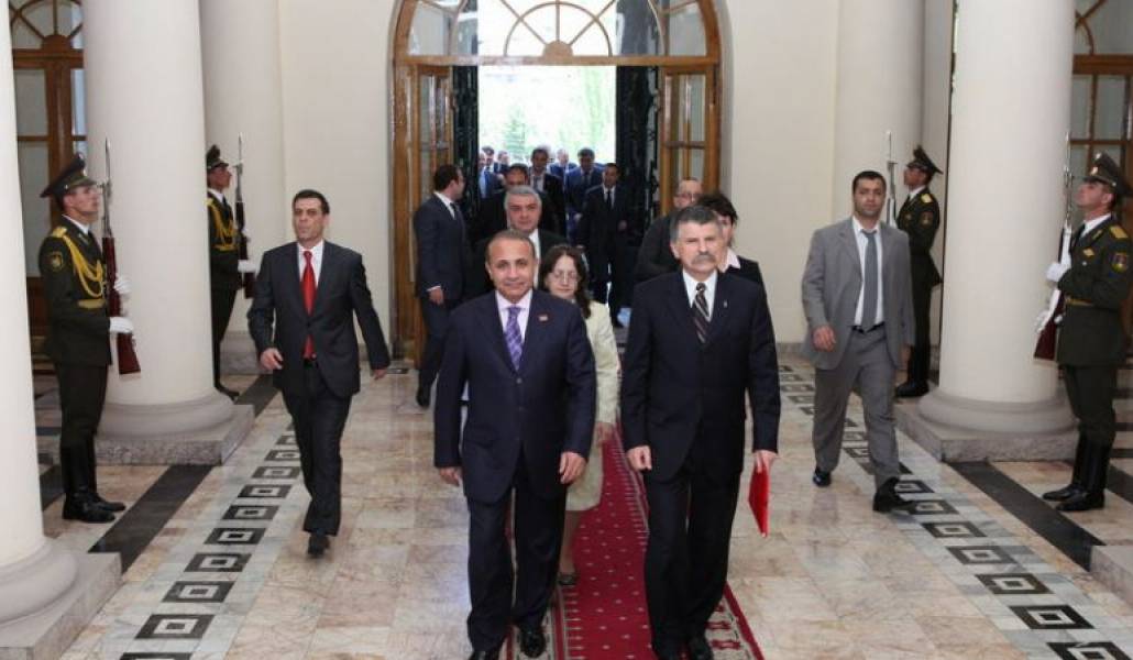 e84eed76b1221d32fc0c4814ab6d177a