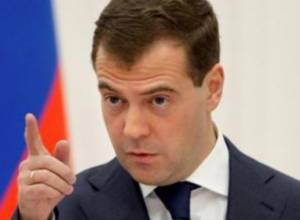 Medvedev Gives Ultimatum to Sargsyan and Aliyev