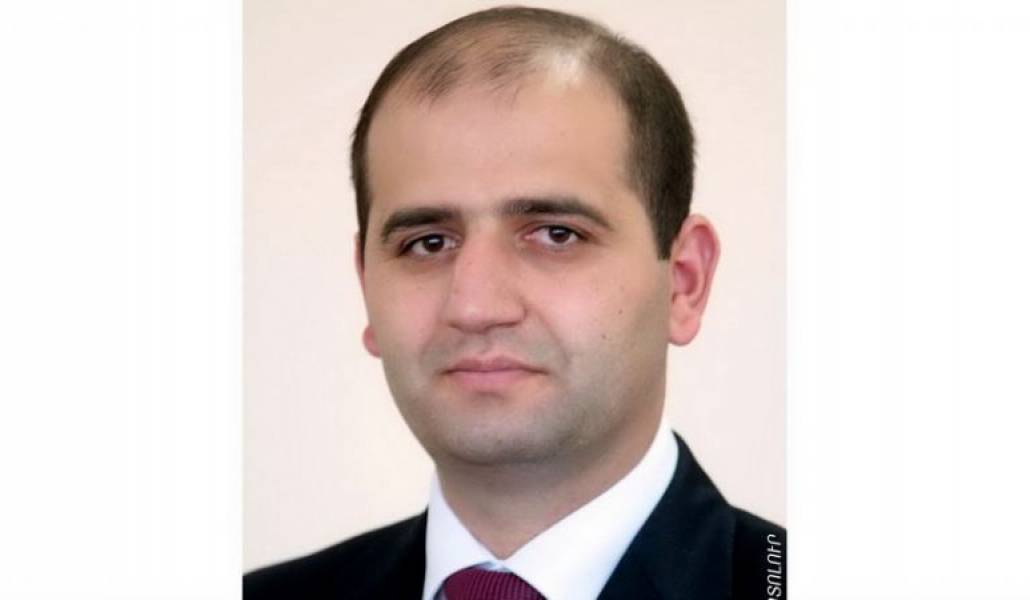 a517371365a06b3d3f77dee60e781257