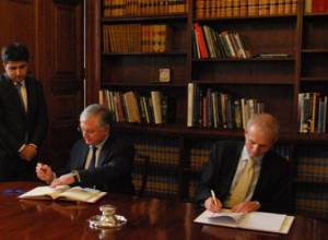 UK pledges support to Minsk Group