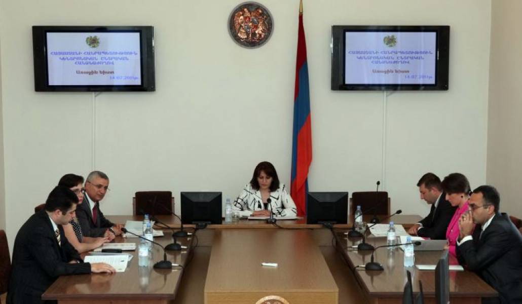 7c35dfb50bd28c48ec71647132ffffd3