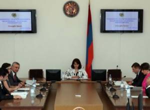 Garegin Azaryan remains president