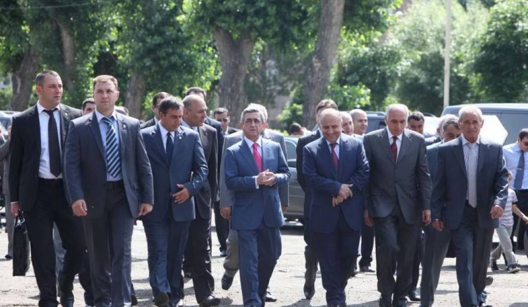 9002f5ae2165998c773618f0f2a8e1c1