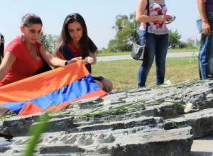 Young Hunchaks visit Yereablur