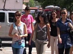 Patriotic films inspire children