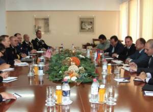 U.S. general meets minister