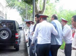 Protest march participants detained