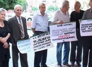 Parents of soldiers have no hope