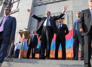 How many people are there at the square?