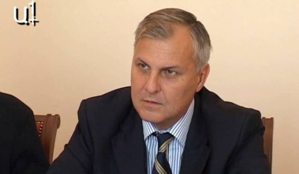 4135193e6f1ae93d0ac30d2c6a5c1d9d