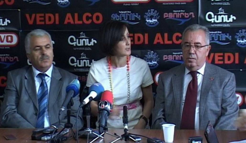 f5da73ad963329a631a4c25d477ee46e