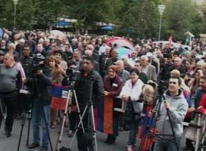 Choose sofa or square