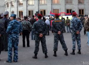 Sasun Mikayelyan addressed his friends-in-combat