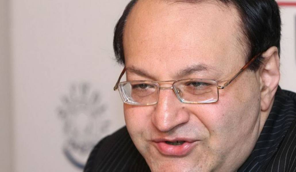 f7b04b6f4751f9adabee969e416b3917