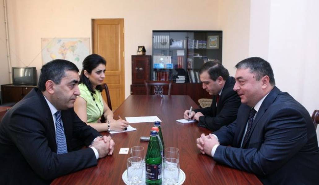 37e13fbde39d61d46175345e097eb2f2