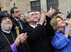 Sargsyan meets Russian-based Armenian philanthropists