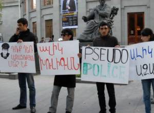 ANC activists hold picket in support of Tigran Arakelyan