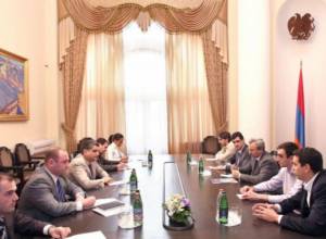 PM receives winning managers