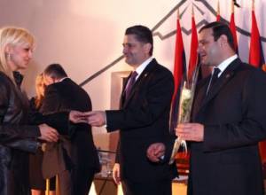 PM hands out RPA membership cards