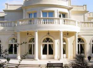 Bullet smashes White House window