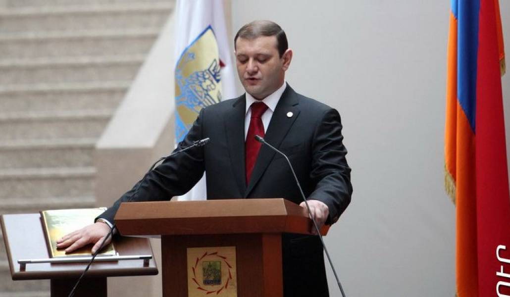 879cfca10a08a9c6e89953df6a6deaaa