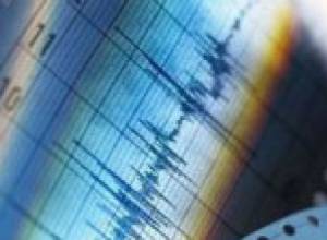Tsunami causes threat to Japan