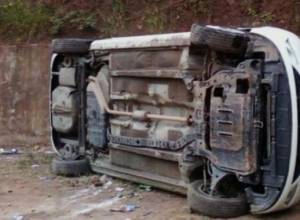 Car falls into gorge
