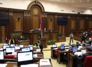 Thinks economic growth can be suppressed