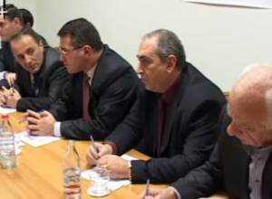 Republican MP certain that dirt will be kicked