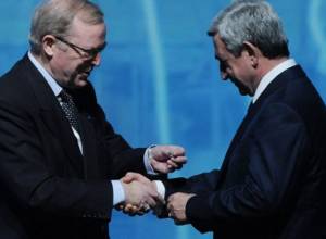 Serzh Sargsyan given a pin