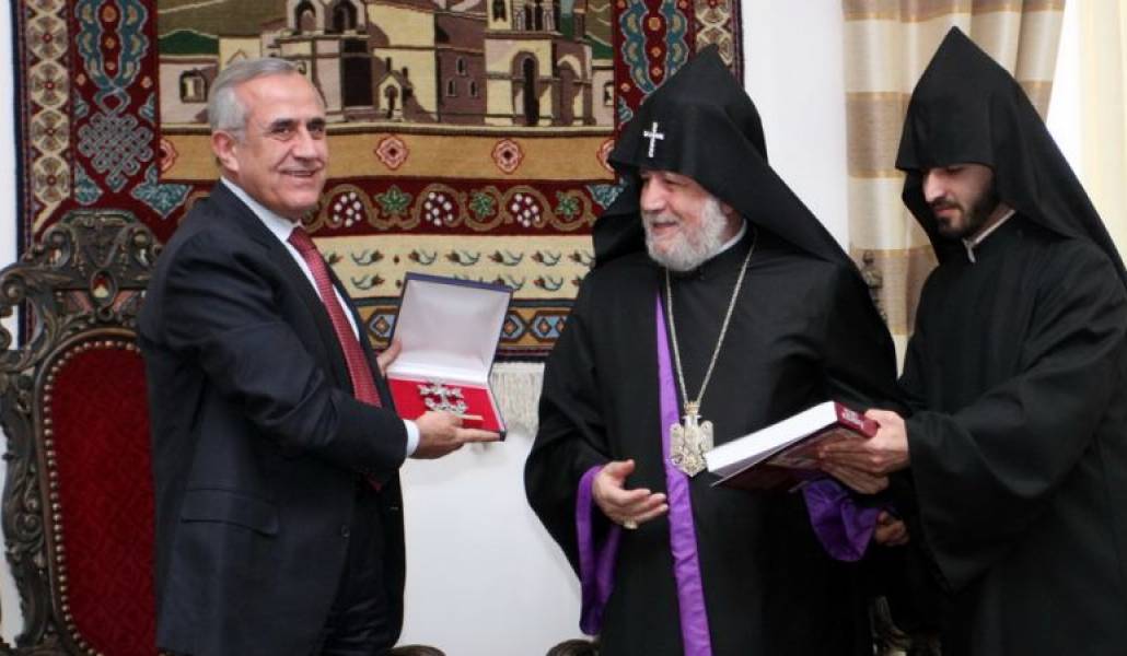 3791c420f738fb43db1711bd2562215c