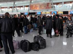 Zvartnots Airport is closed