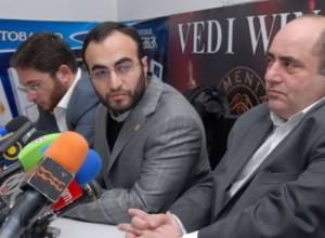 “Fight” between Hnchaks