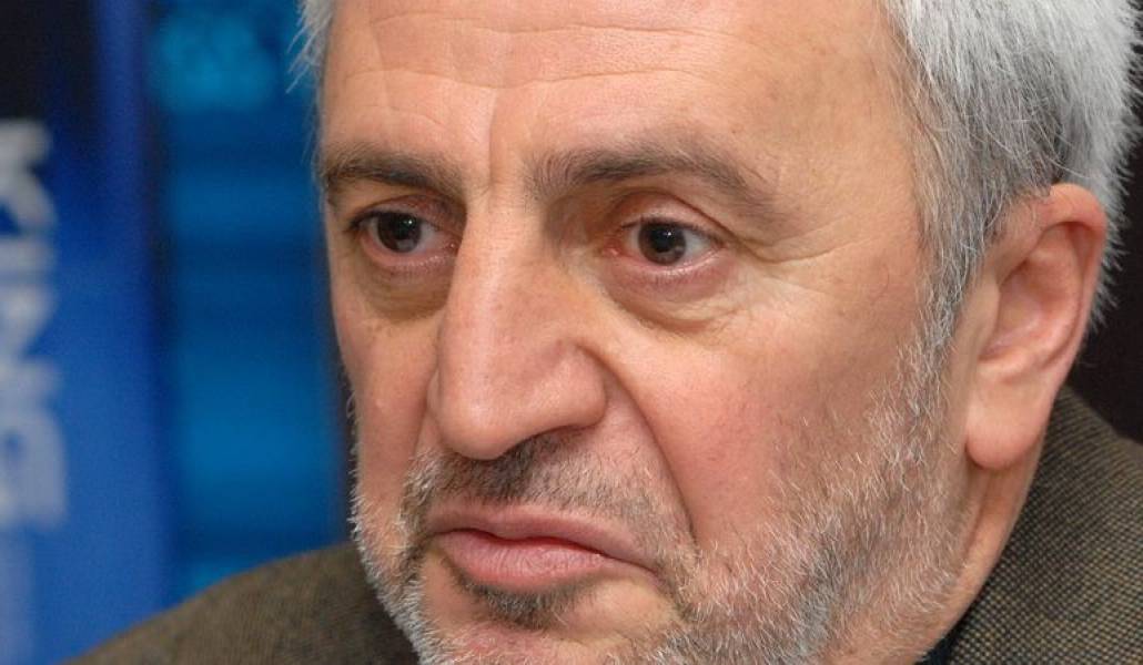 954e8f1b3946aee148e9c8de9100b412