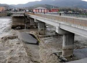 Bridge collapses in Turkey