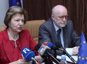 Journalists want to see blood and thunder?