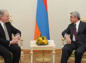 Serzh Sargsyan receives Belarusian FM
