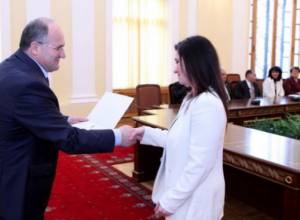 Class rankings to NA employees