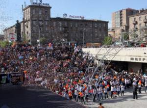 Election campaign in photos