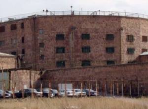 Lifer dies in hospital
