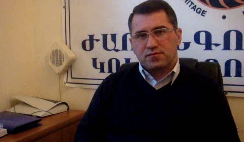 f55308a3b50db3e41401c295d1de0903