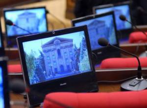 Parliament session postponed due lack of quorum