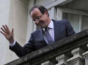 Hollande gets to work