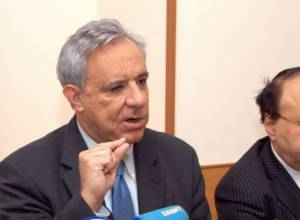 Gagik Tsarukyan keeps silent, listens to opinions