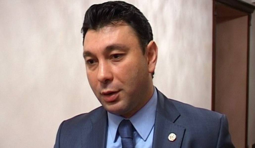 07d59fe610cb644fe78e9070b27ee46b