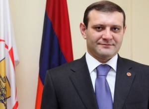 Yerevan Mayor congratulates school leavers