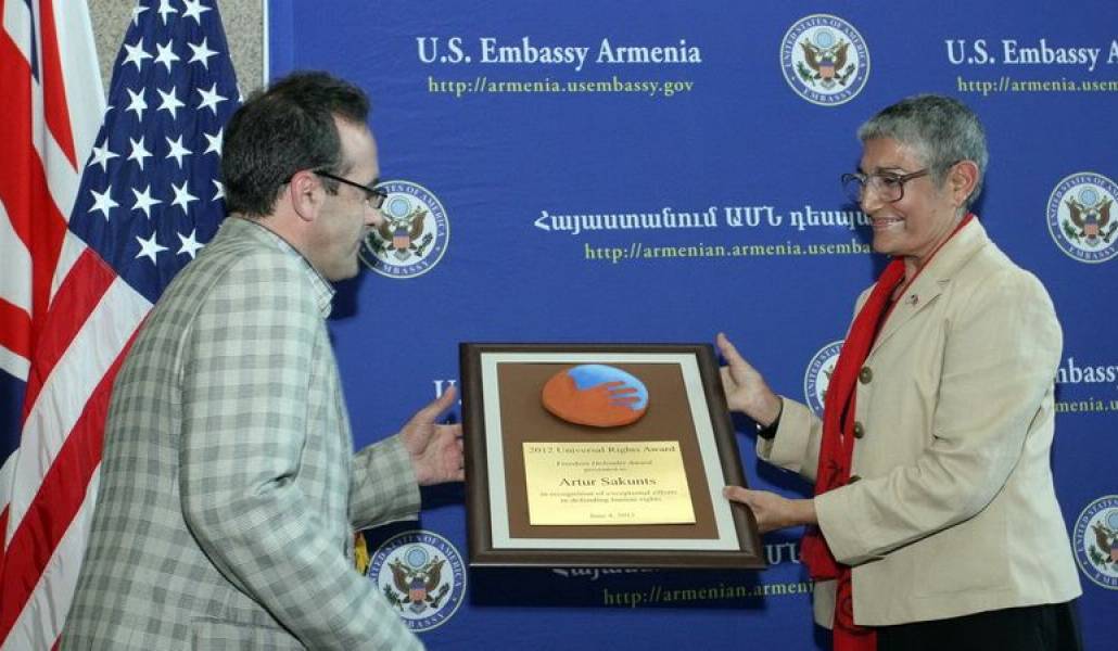 27b379cf7edcbb62b44523fd5693e16a