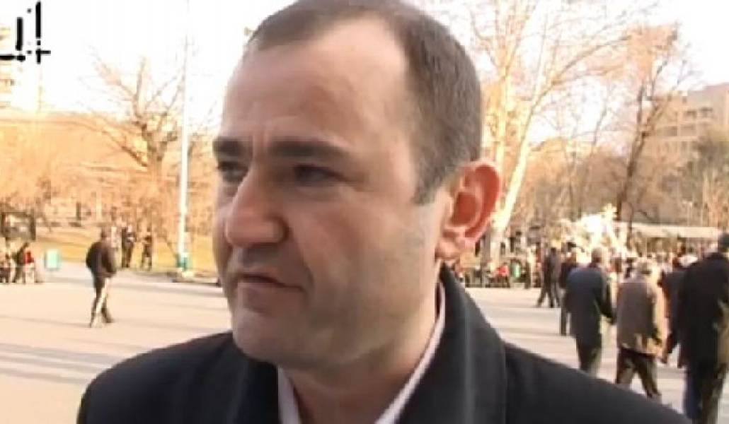 72b67cf99592f2a122cead10bf54aefe